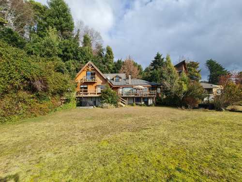 Casa Millaray orilla de Lago Villarrica