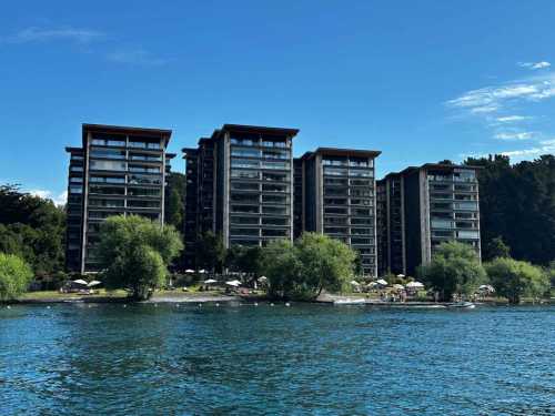 Departamento en Condominio Parque Pinares, Tower 4, Primera Línea Lago Villarrica ID-1993